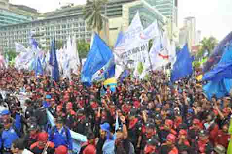  Aksi Mahasiswa Trisakti Berjalan Menuju Istana, Macet Total